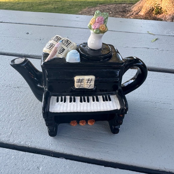 Vintage Mini Piano Teapot – Ceramic Figurine, Decorative Collectible - Picture 7 of 12